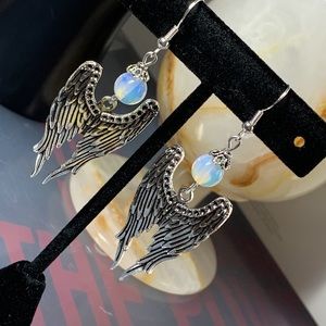NWT Beautiful Opalite Angel Wing Silver Hypoallergenic Earrings